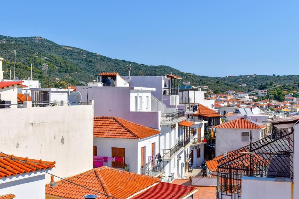 With The View * Σκιάθος Πόλη